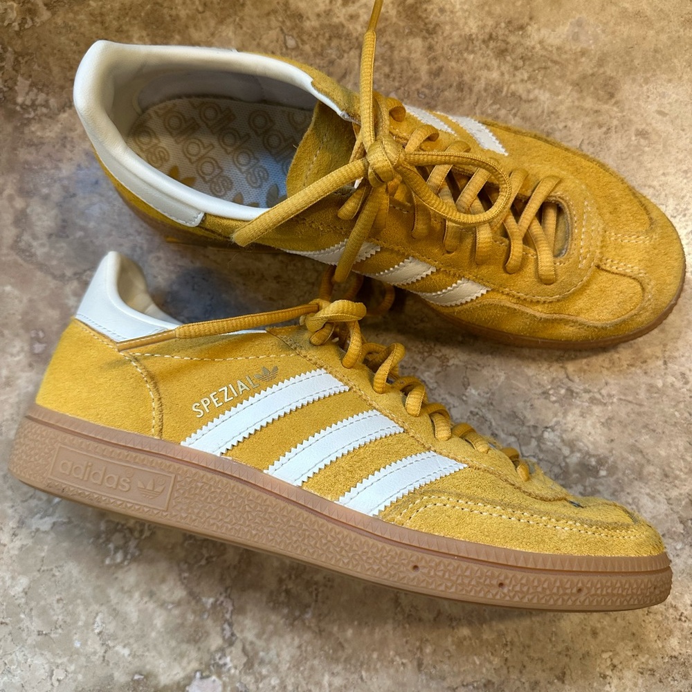 Adidas Spezial in Yellow (men’s sizing) - Picture 5 of 7